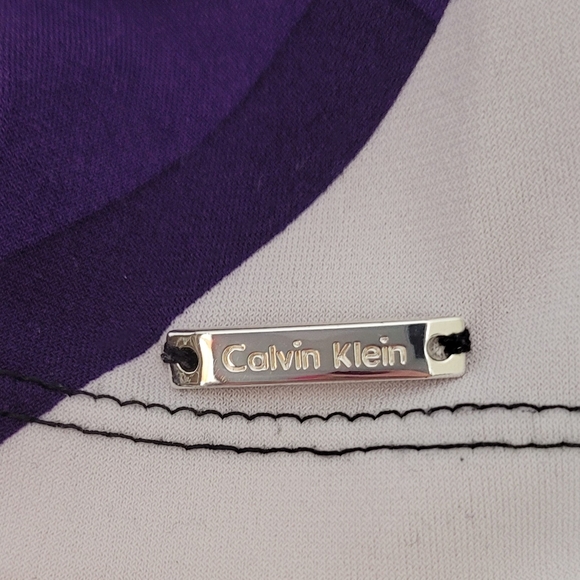 31. CALVIN KLEIN Sleeveless Geo Print Top With Pleated Neckline Size PS - Picture 4 of 7